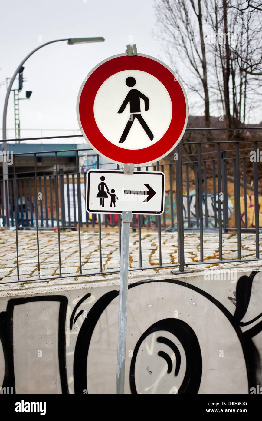traffic sign, pedestrian, sidewalk, road sign, road signs, traffic