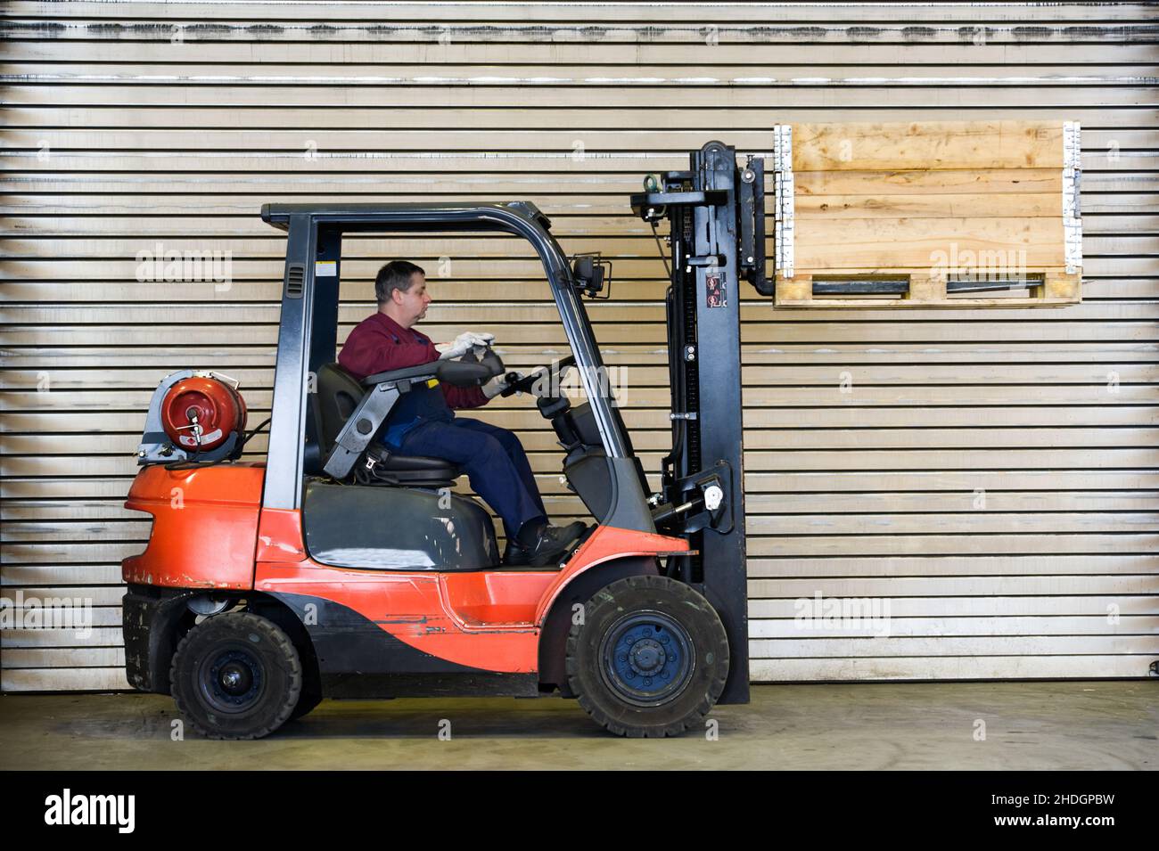 Forklifts horizontal hires stock photography and images Alamy