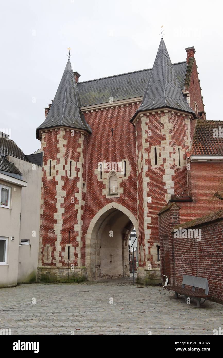 View of the 'Koepoort' in Ninove, East Flanders, Belgium. The 15th century building is the only remaining city gate house in the town, and is a histor Stock Photo
