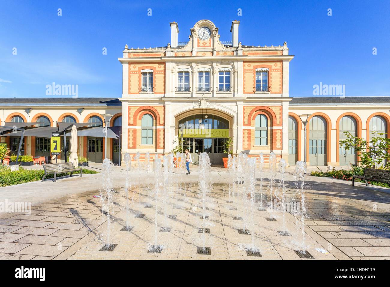 France, Allier, Bourbonnais, Vichy, listed as World Heritage by UNESCO as part of the Grandes Villes d'Eaux d'Europe, station facade and forecourt wit Stock Photo
