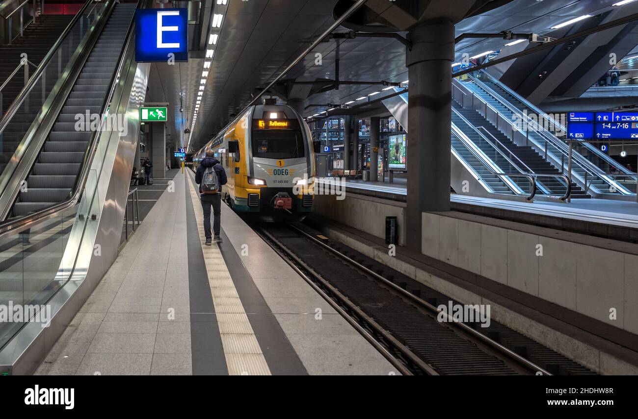 platform, main station, rail, passenger train, platforms, main stations