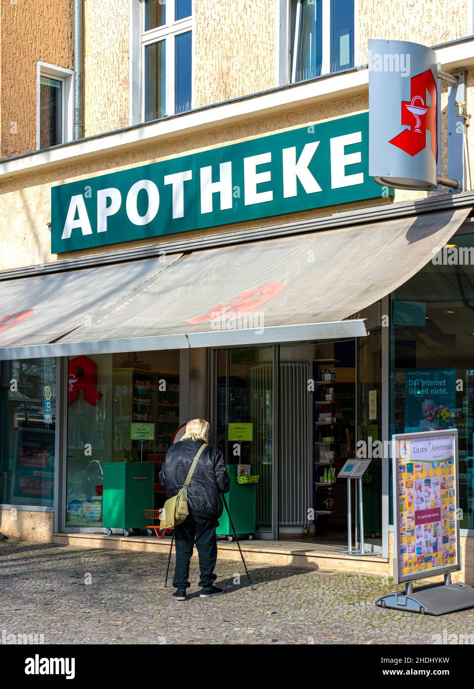 senior, pharmacy, elderly, old, seniors, pharmacies Stock Photo Alamy