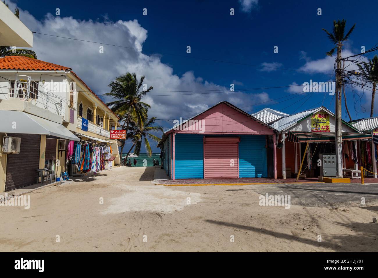 PUNTA CANA, DOMINICAN REPUBLIC DECEMBER 8, 2018 Souvenir shops at