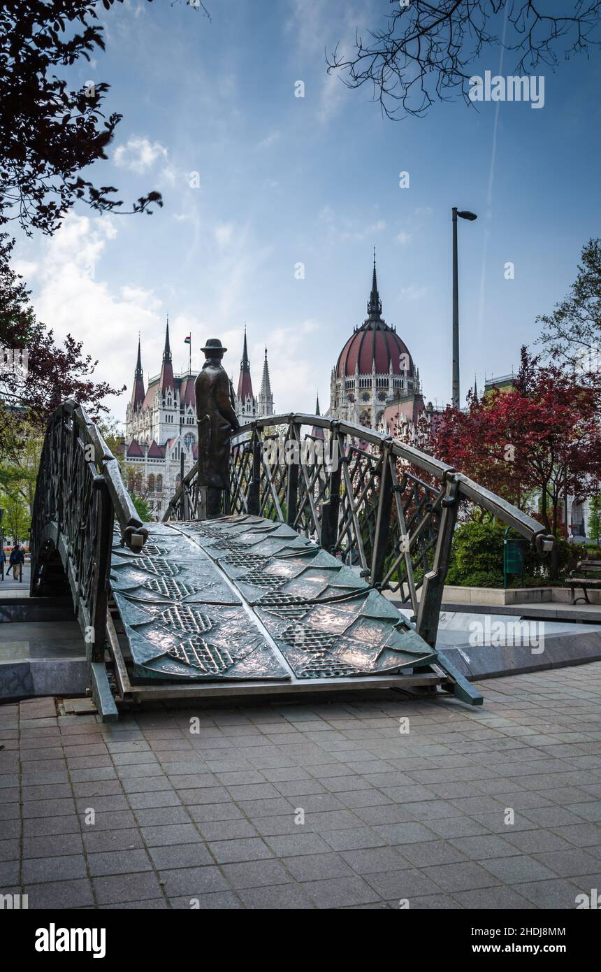 Statue of Imre Nagy facing the Hungarian Parliament Building