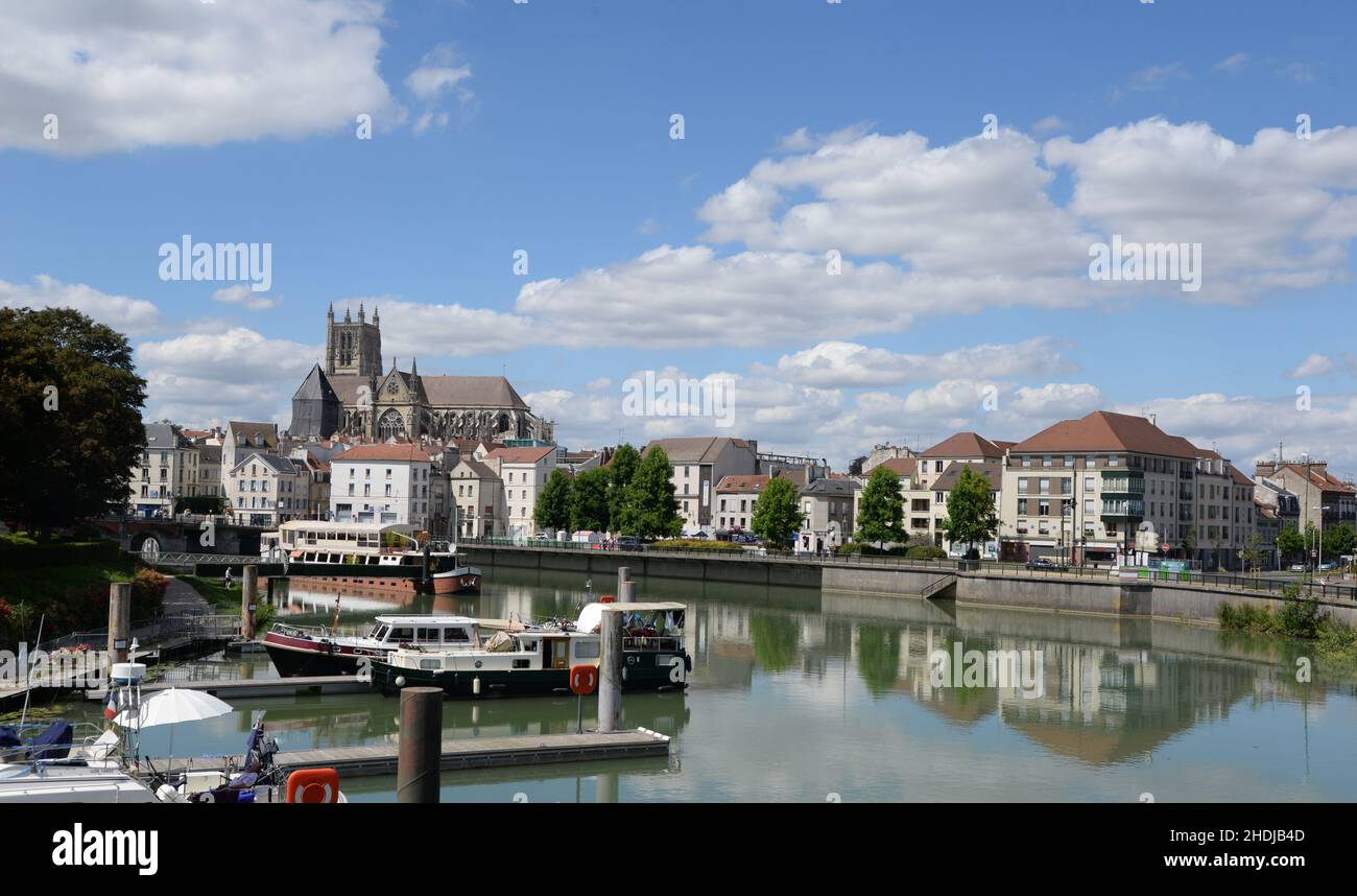 Marne Riiver The marne river hi-res stock photography and images - Alamy