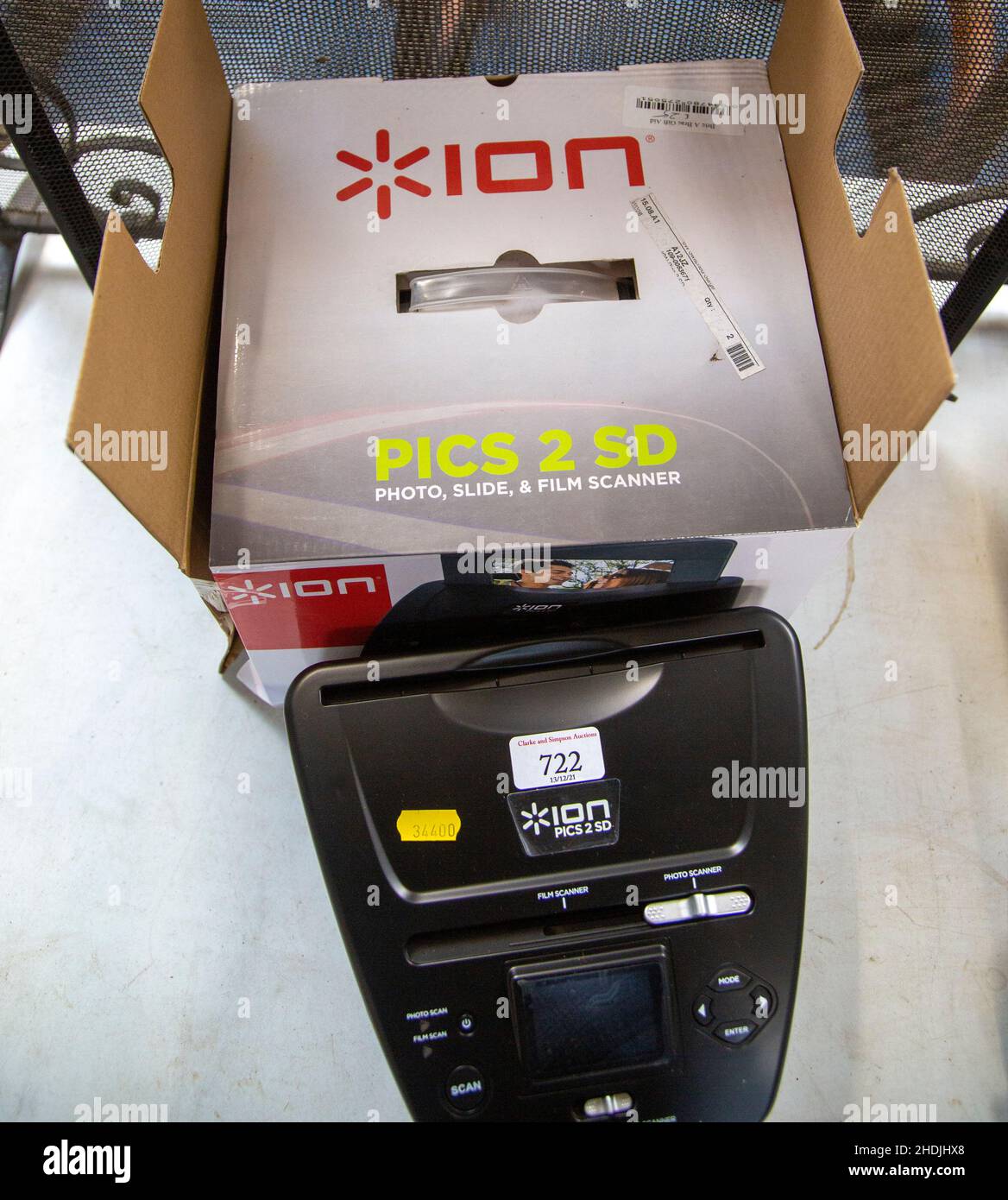 ION PICS 2 SD photo slide and film scanner on display as an auction