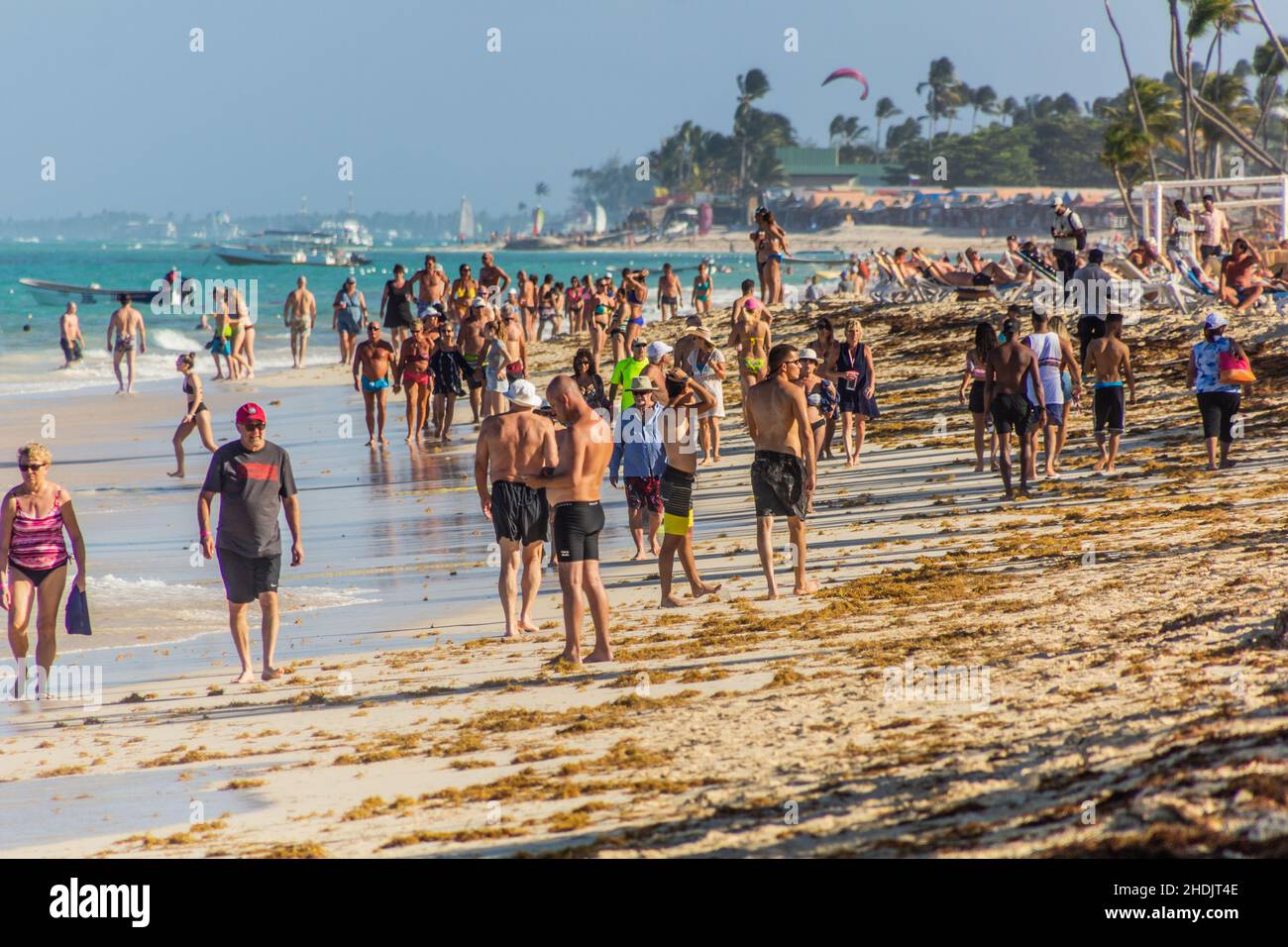 Punta Cana Beach Crowd Hi res Stock Photography And Images Alamy punta-cana-beach-crowd-hi-res-stock-photography-and-images-alamy