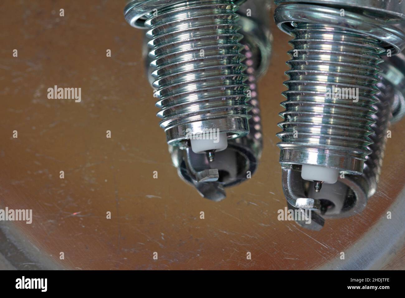 thread, spark plug, threads, spark plugs Stock Photo Alamy