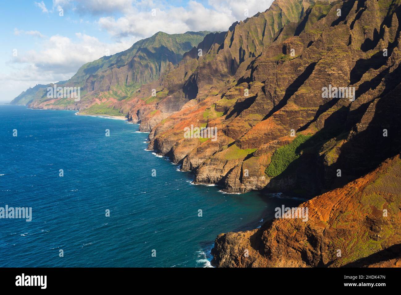 Aerial hawaii coast rocky cliff hi-res stock photography and images - Alamy