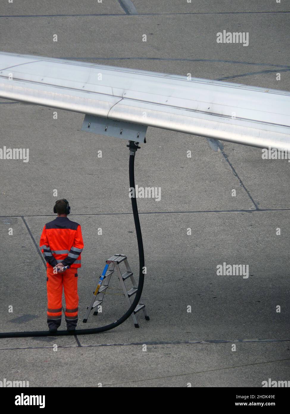 airplane, refueling, pump attendant, airplanes, plane, planes, pump