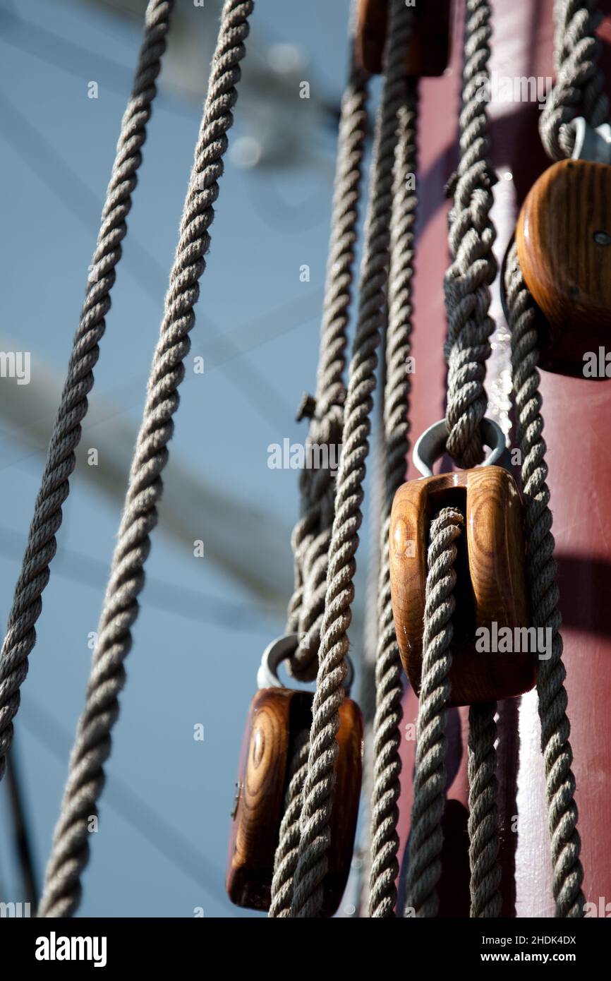 dew, rigging, pulley, dews, pulleys Stock Photo Alamy