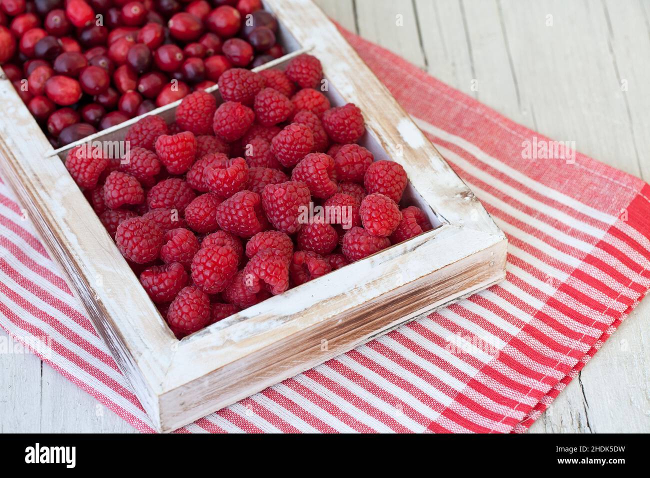 raspberry, cranberry, raspberries, cranberries Stock Photo - Alamy