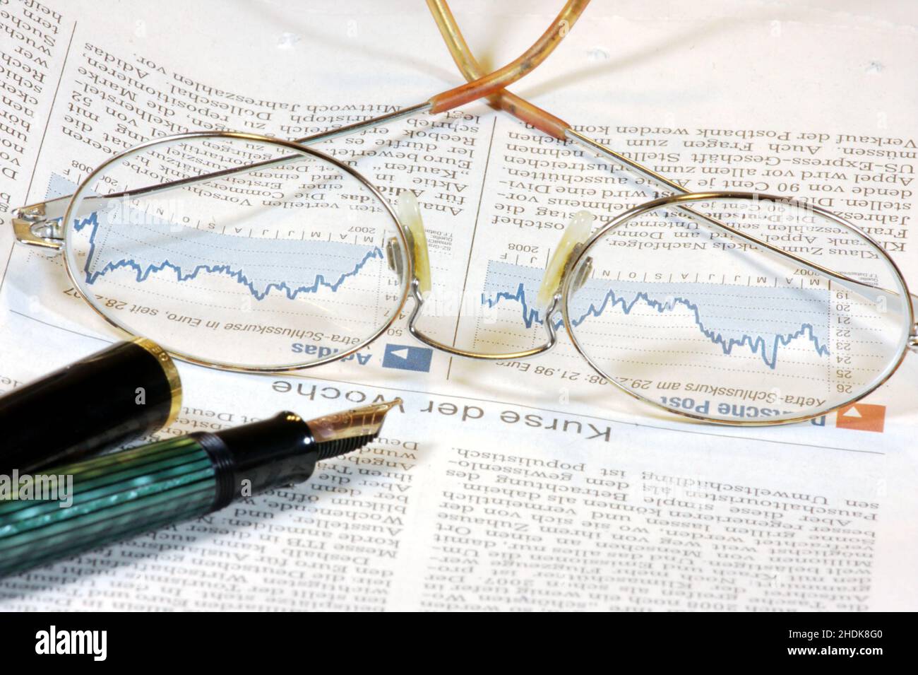 .Logo_svg__cls-1{fill:#3f0} visual data 8