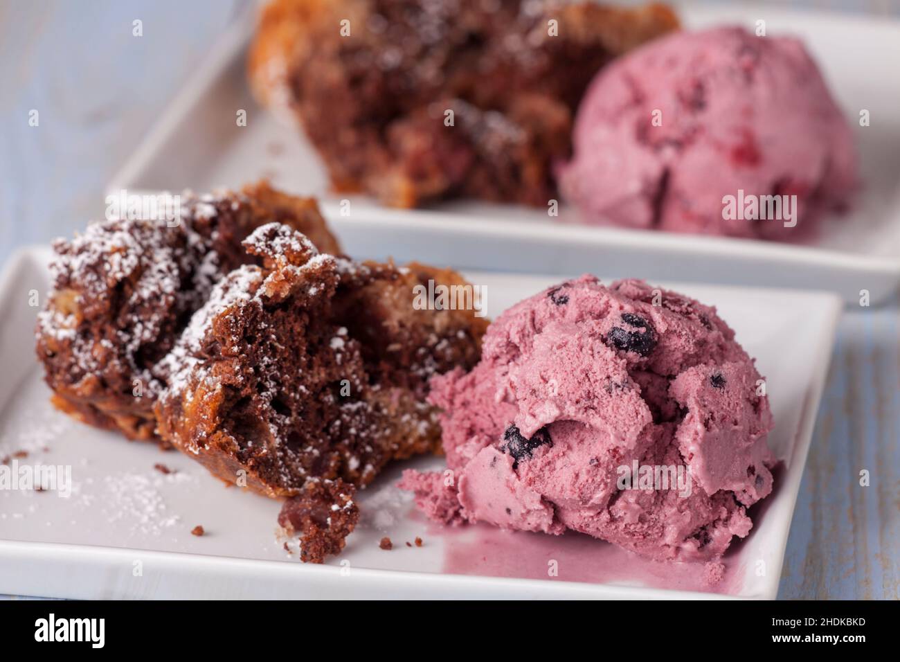 Ice creams and cakes hires stock photography and images Alamy