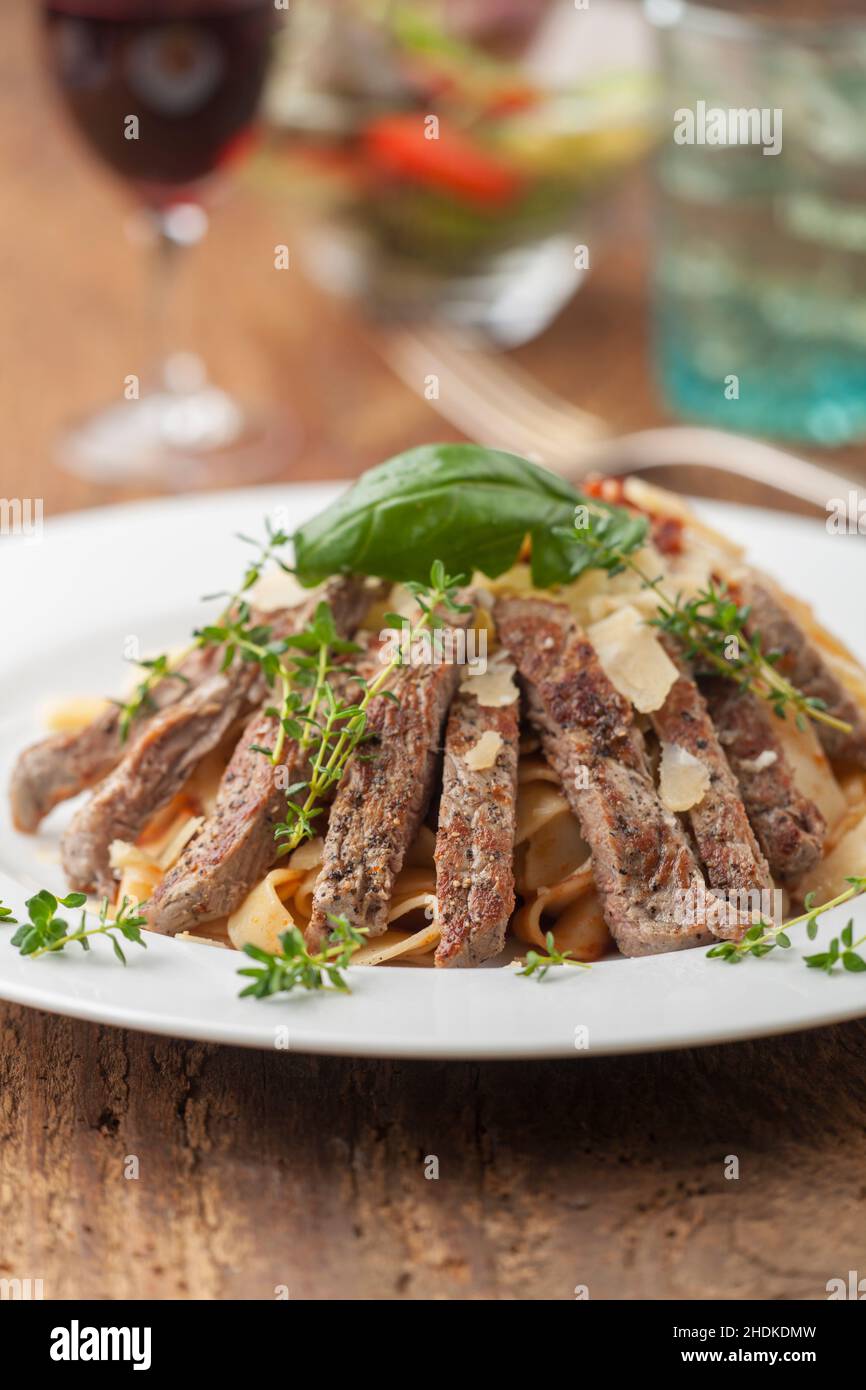 pasta, dinner, beef fillet, noddles, pastas, dinners, beef fillets