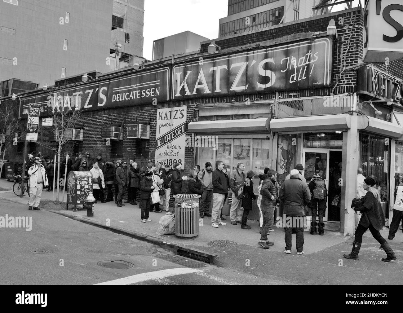 Outside of World famous Katz's Deli, located on the lower east side of Manhattan, NYC, USA. Crowd lines up to get in. Stock Photo