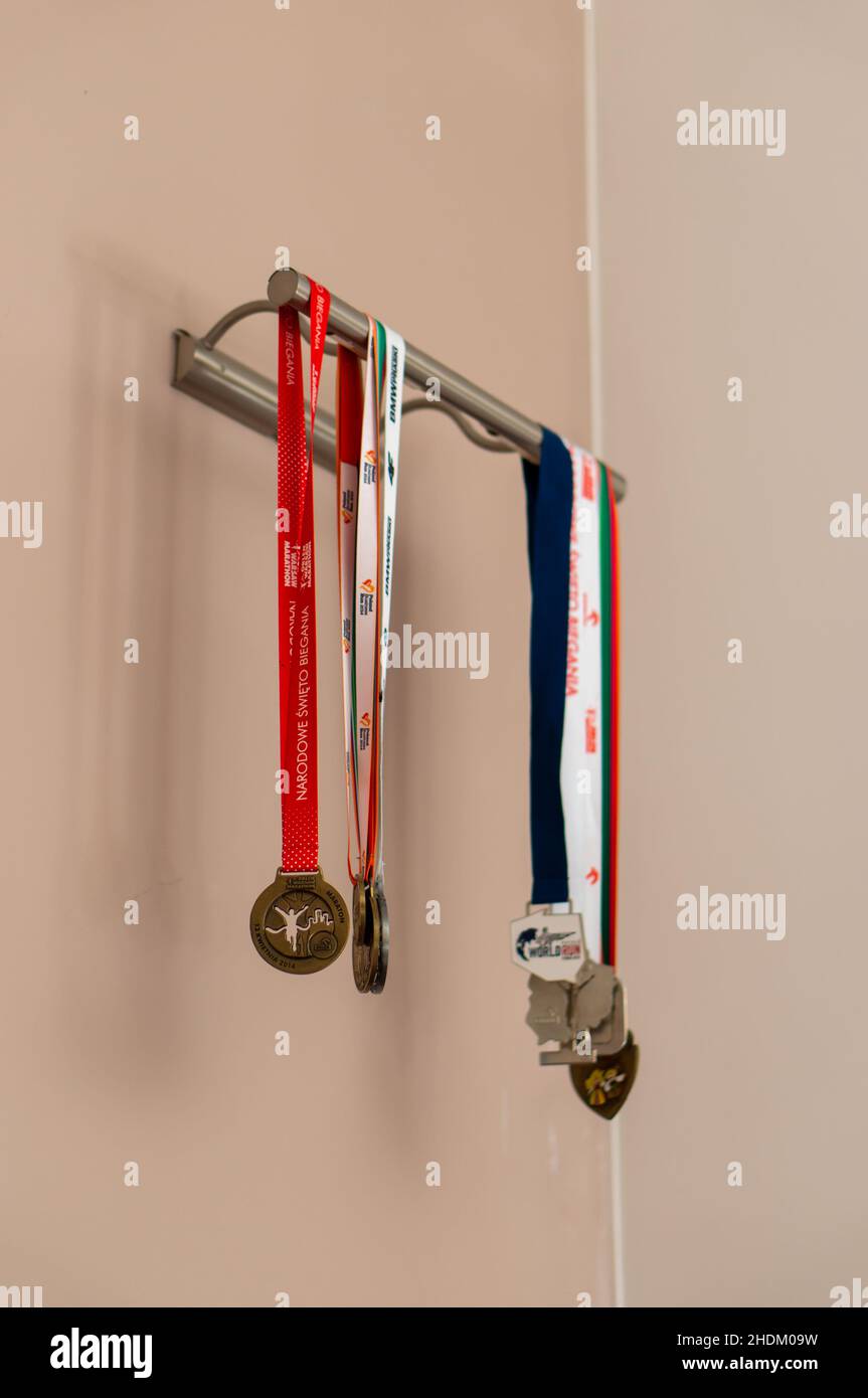 Exercise hang bar hires stock photography and images Alamy