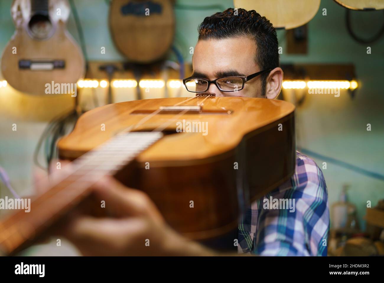 guitar, instrument maker, guitar builder, guitars, instrument makers Stock Photo Alamy