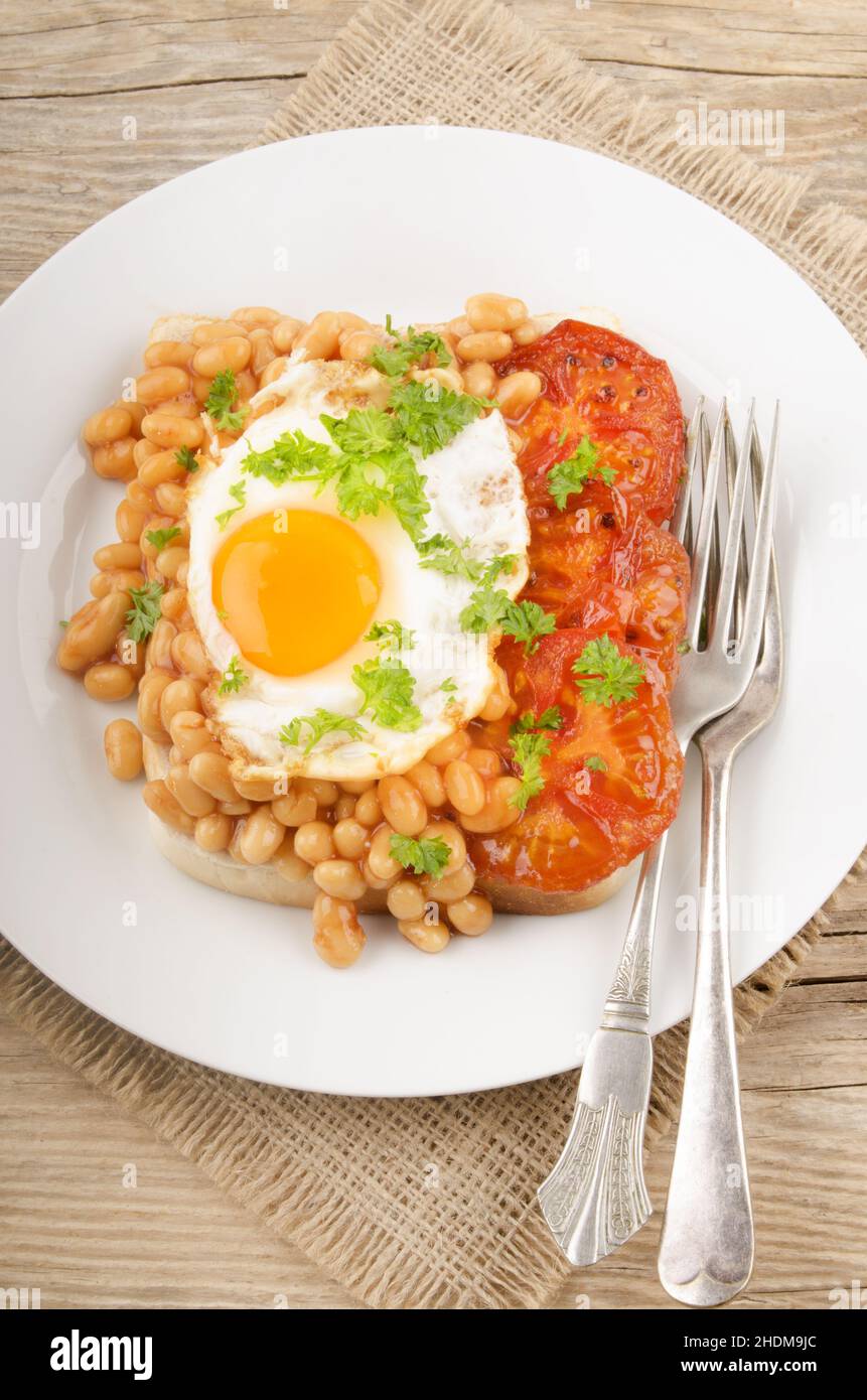 fried egg, baked beans, english breakfast, fried eggs, british, english