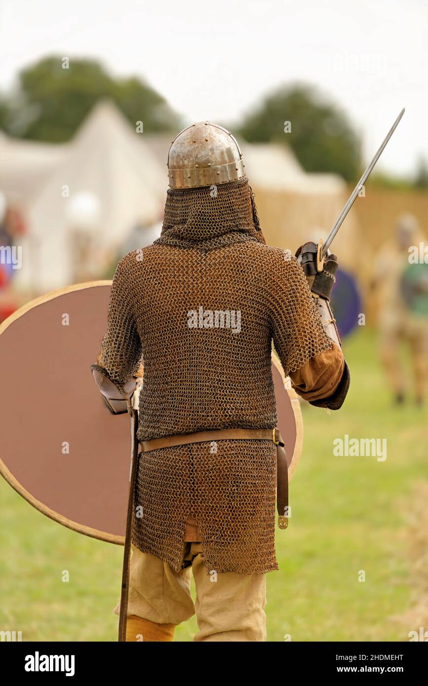 Medieval chain mail armor hi-res stock photography and images - Alamy