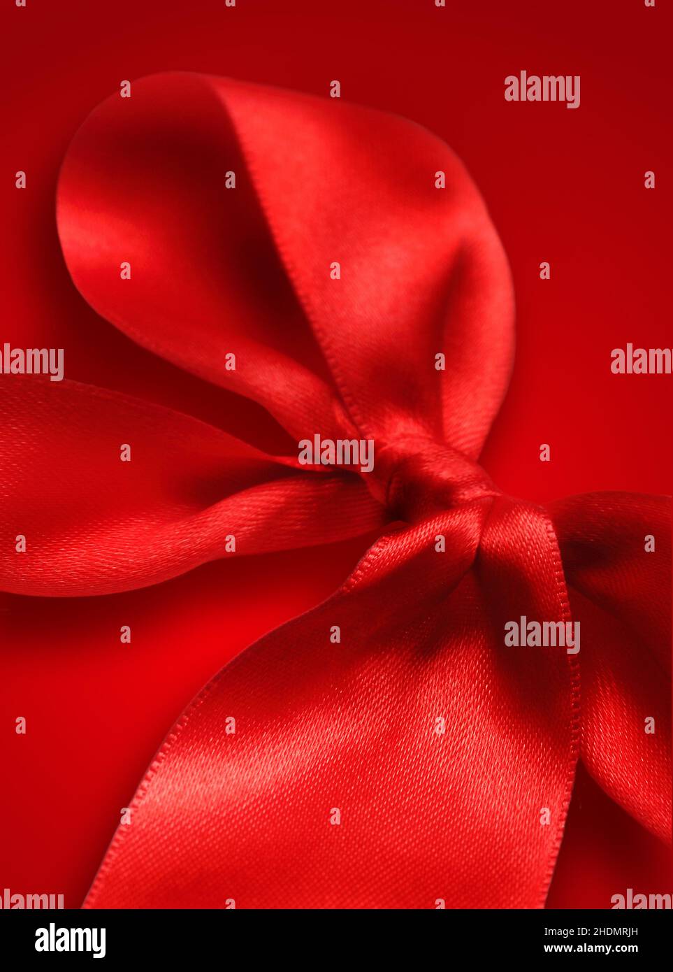 A Red Robe Ribbon Silk red ribbon hi-res stock photography and images - Alamy
