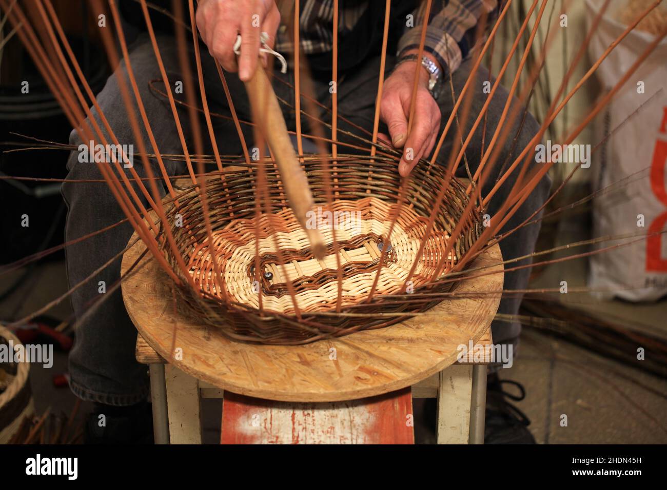Basket making wicker whicker hires stock photography and images Alamy