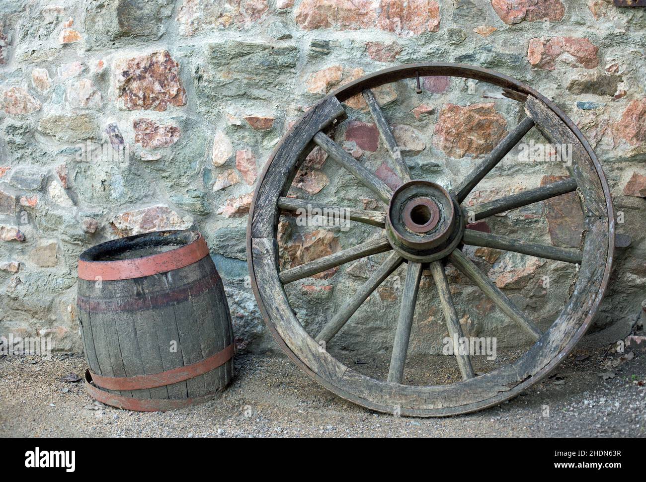 Wagon wheel barrel deals