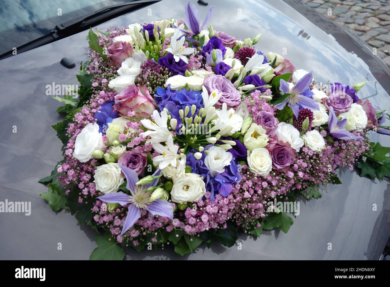 flower arrangement, flowers, wedding car, flower arrangements, flower