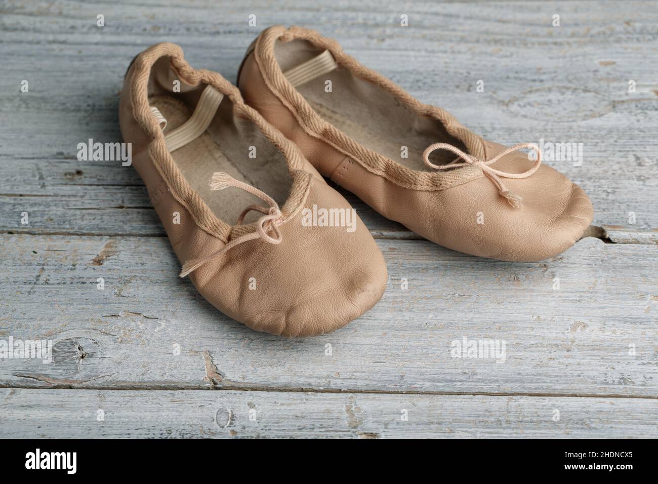 Ballet dancers slippers hires stock photography and images Alamy