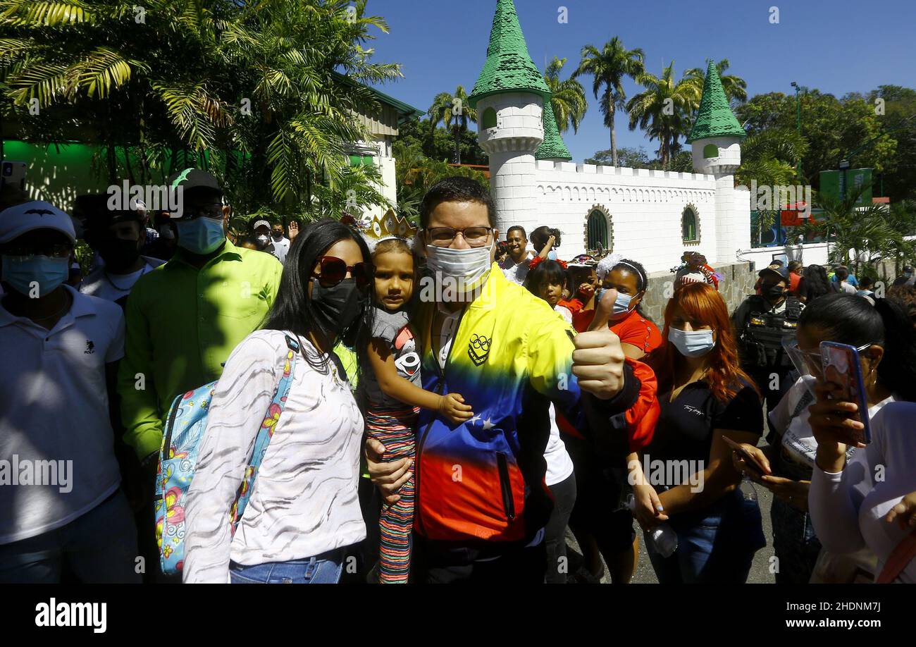 Valencia, Carabobo, Venezuela. 6th Jan, 2022. Enero 06, 2022, Julio  Fuenmayor, alcalde de Valencia, en la reinauguracion del area de peceras  del acuario, en la ciudad de Valencia, estado Carabobo. Foto: Juan