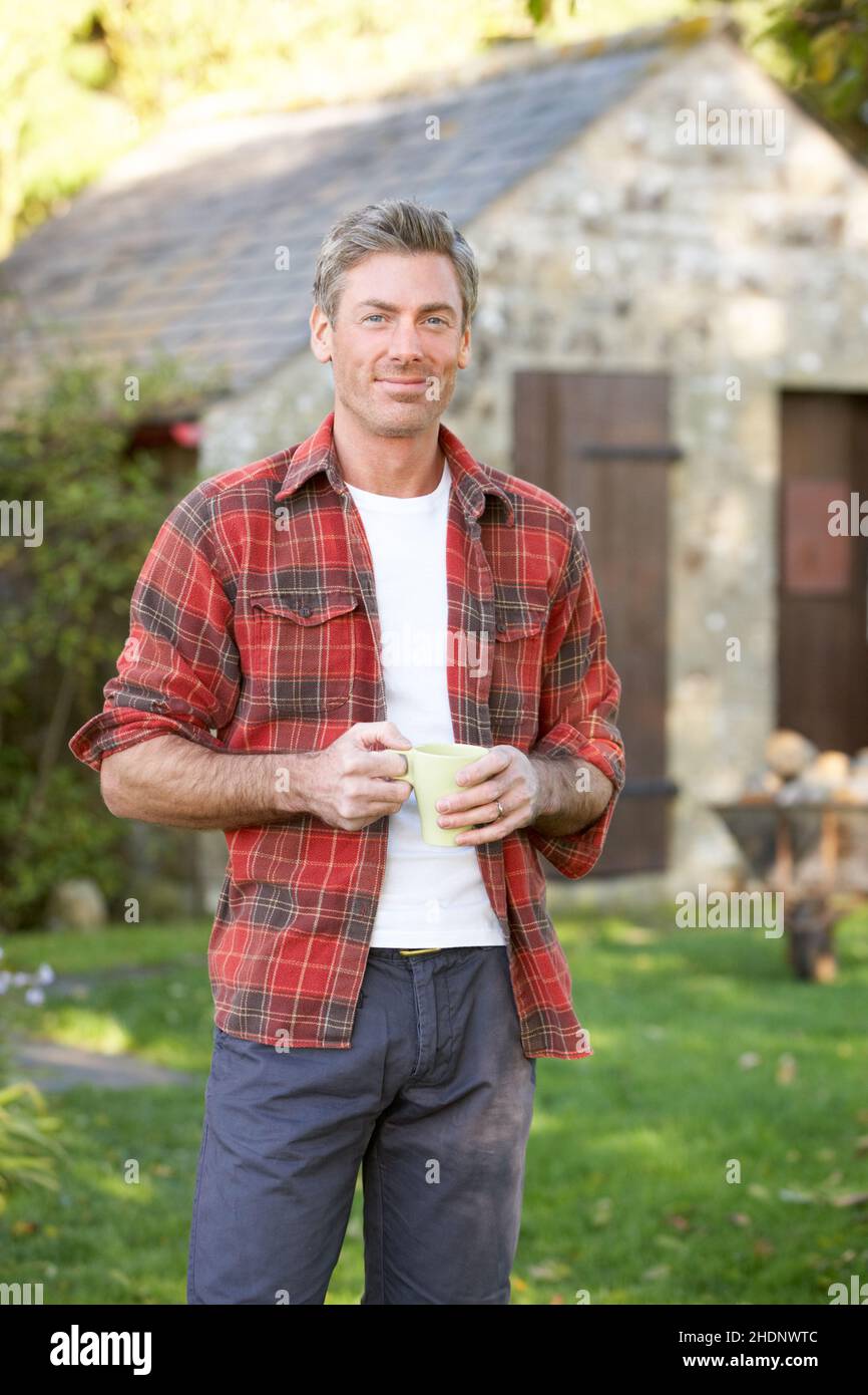 Man standing in middle cabin hi-res stock photography and images - Alamy
