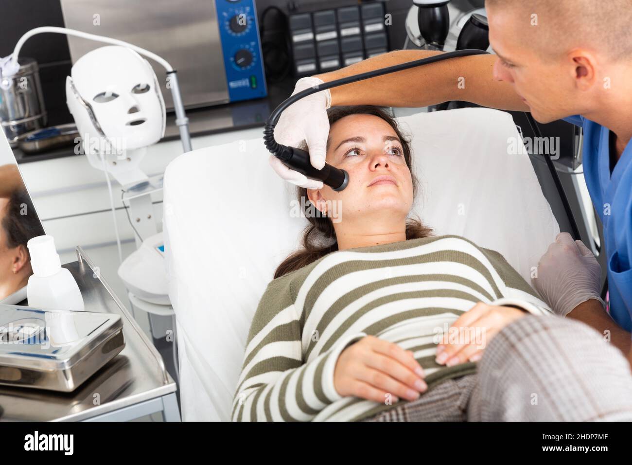 Radiofrequency procedure hi-res stock photography and images - Alamy