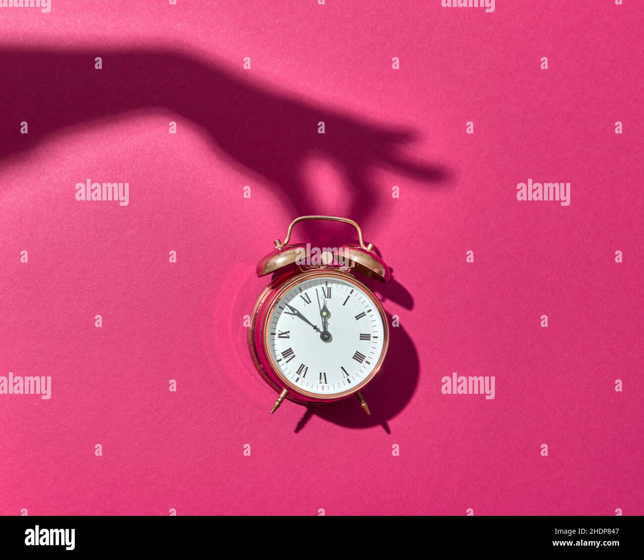 alarm-clock-date-5-before-12-alarm-clocks-dates-five-befor-twelve