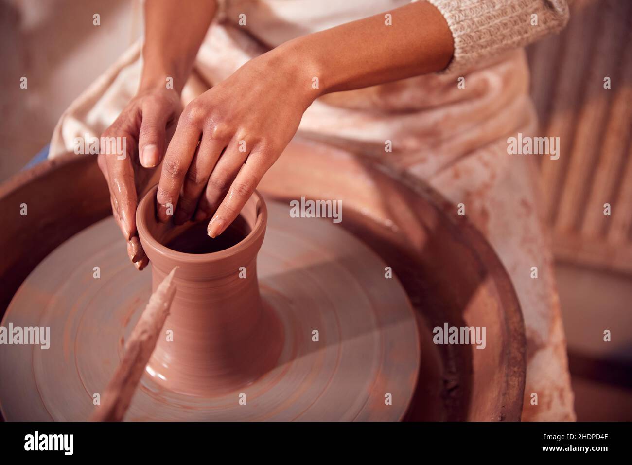 turning, clay, pottery whee, rotation, rotations, turn, twist, twists