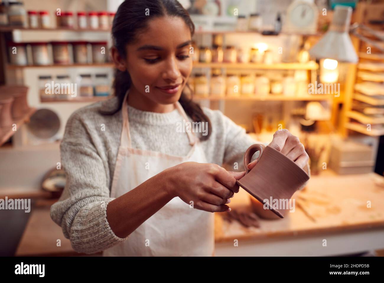 cup, handle, fixing, pottery, cups, handles, potteries Stock Photo Alamy