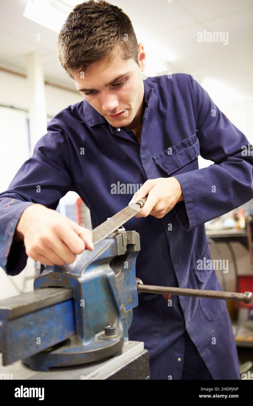Engineering apprentice hi-res stock photography and images - Alamy