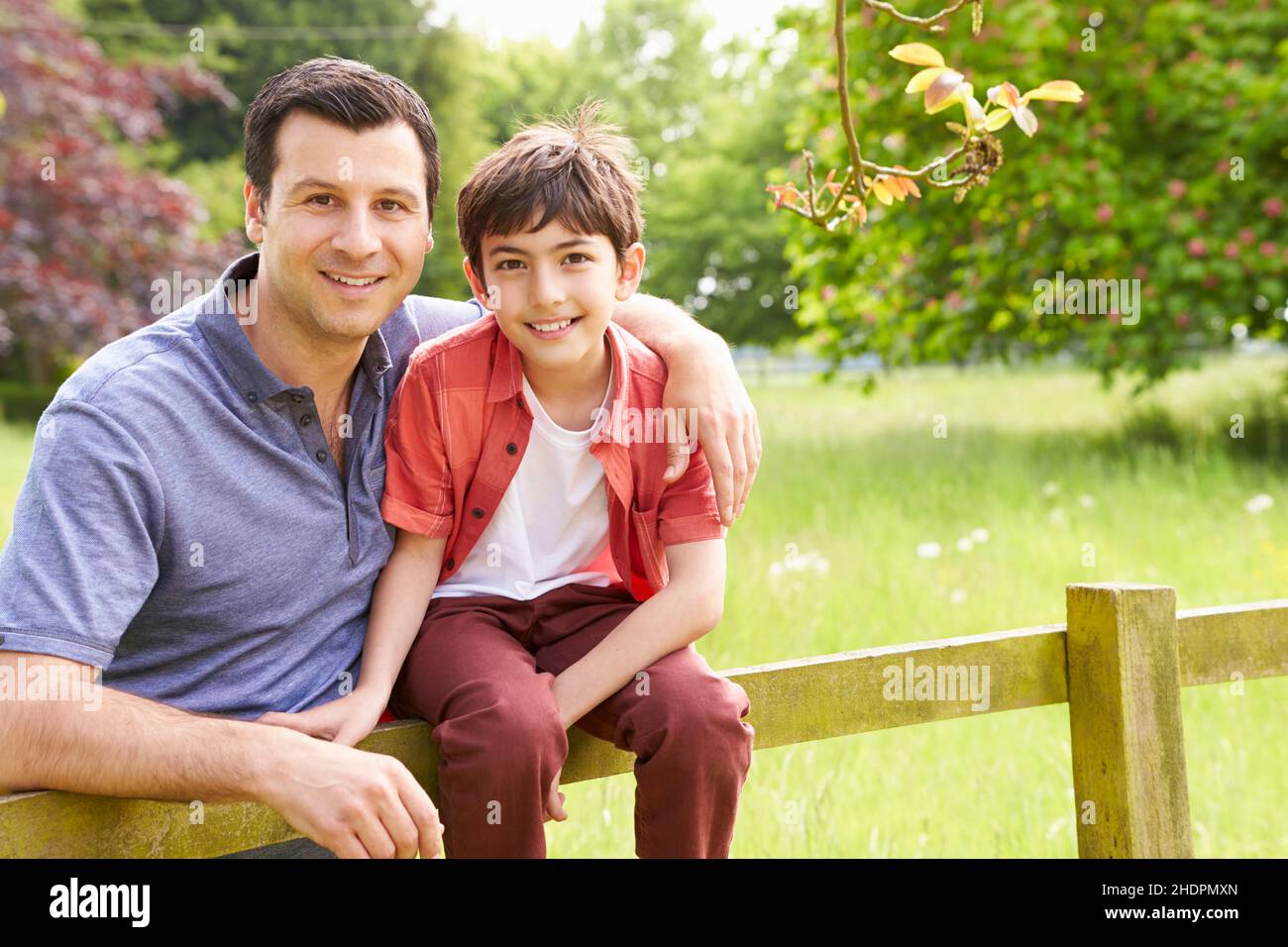 father son dad fathers sons Stock Photo Alamy