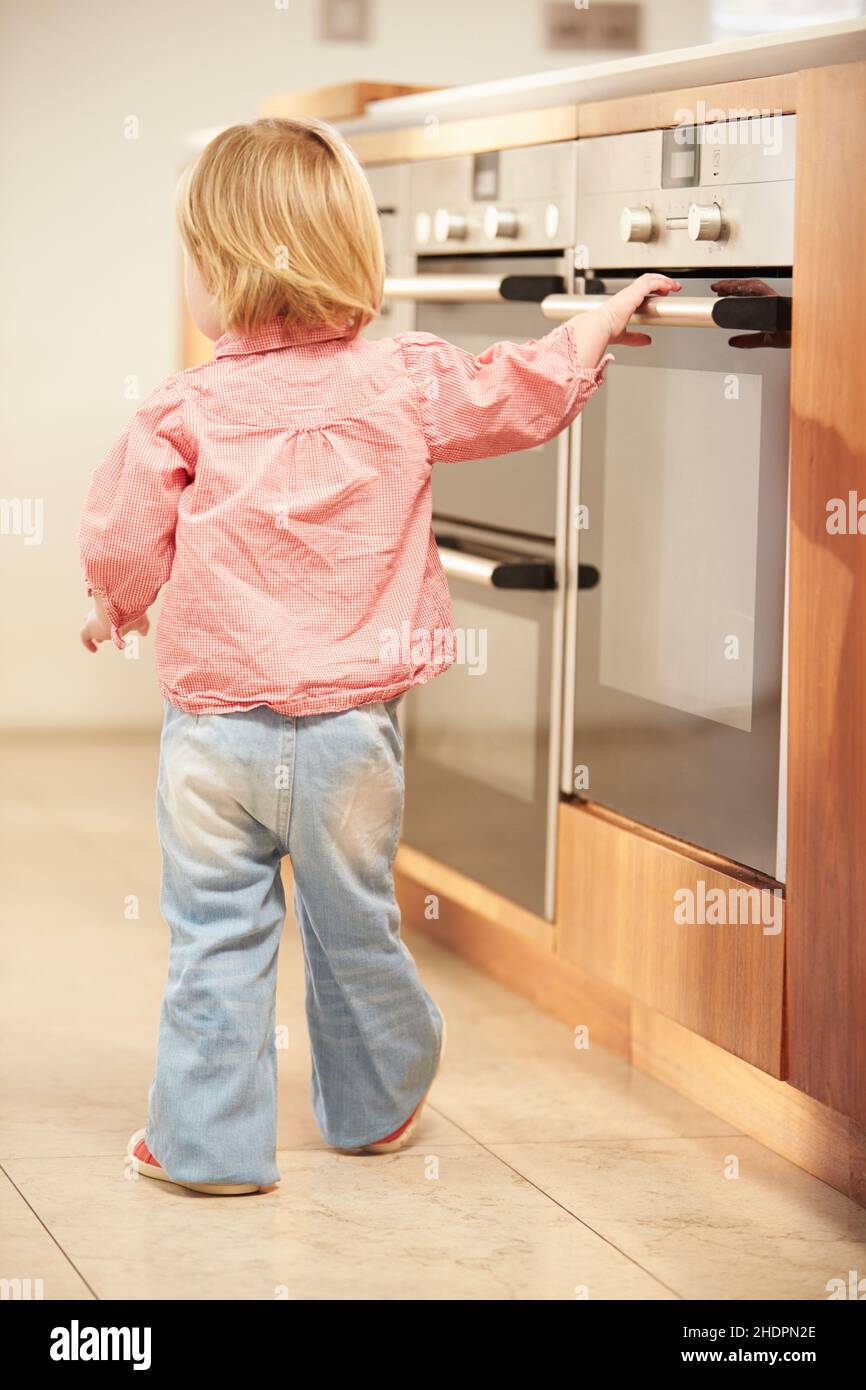 toddler, danger, kitchen, child protection, infant, infants, toddlers, dangers, kitchens, child