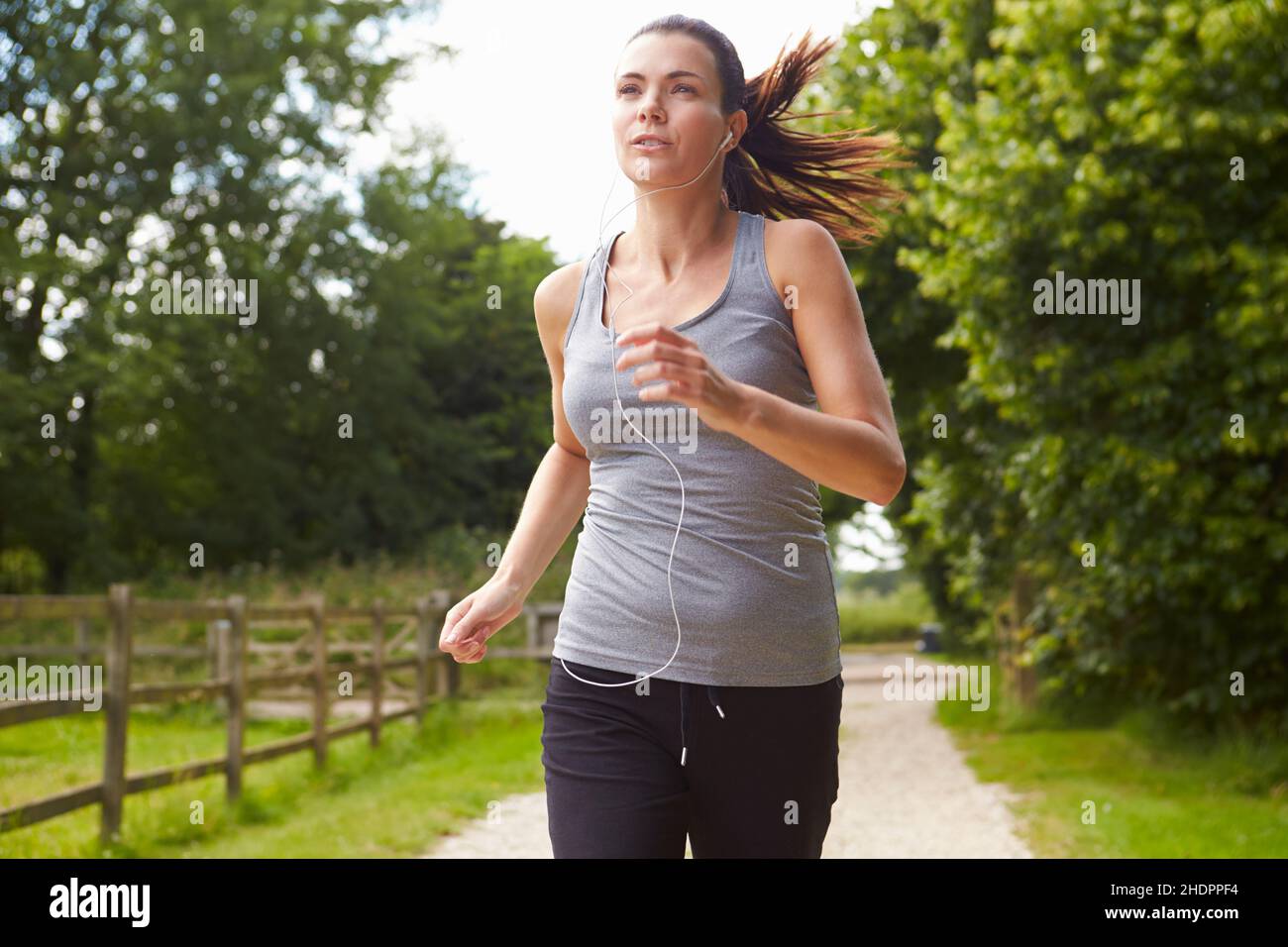 young woman, sports & fitness, runner, girl, girls, woman, young women ...