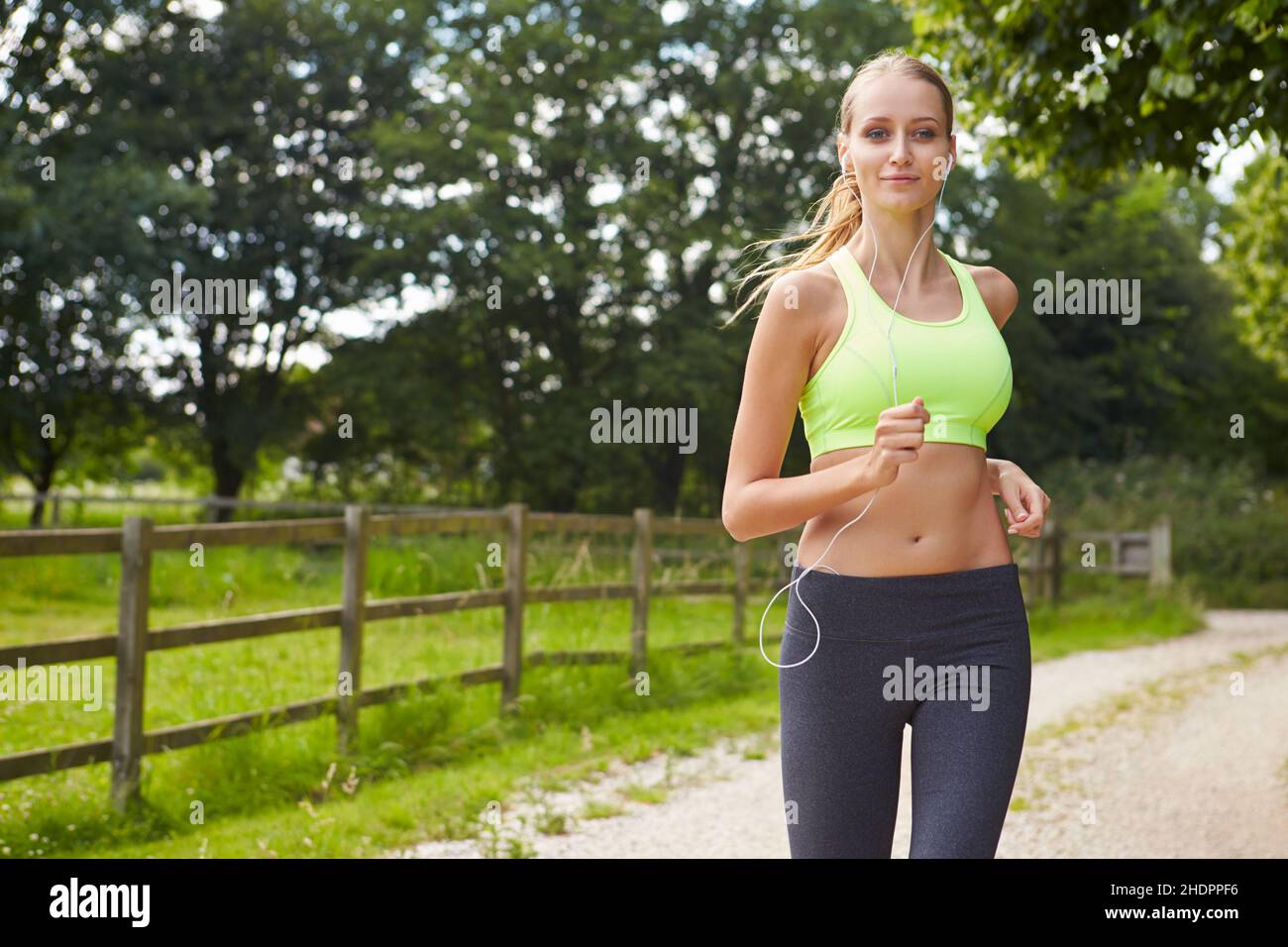 young woman, sports & fitness, running, runner, girl, girls, woman ...
