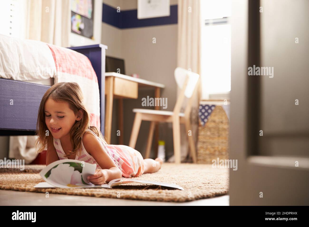 girl, reading, girls, read, reading a book, reading something, to read Stock Photo