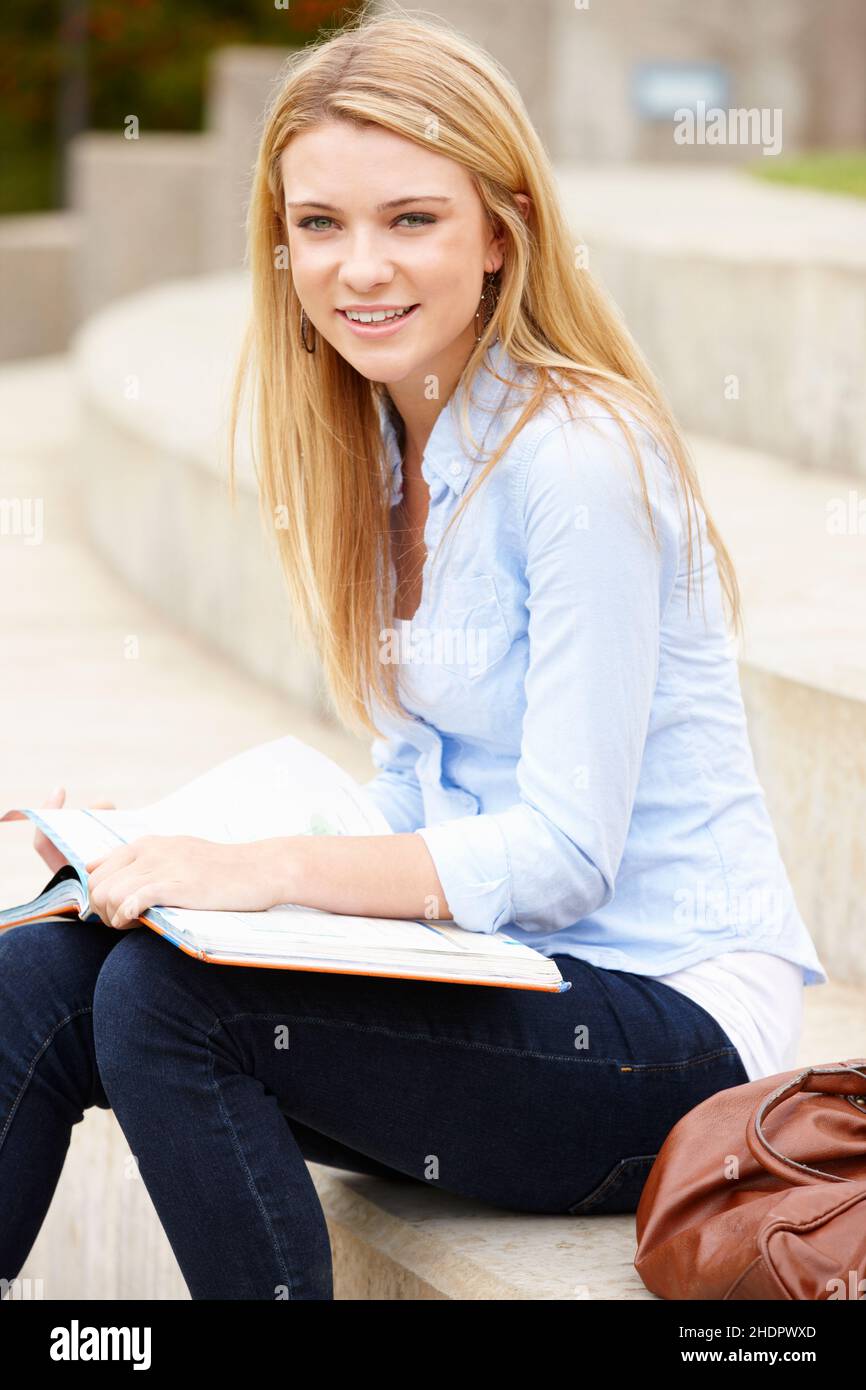 break, schoolgirl, schoolyard, breaks, rest, resting, girl, girls