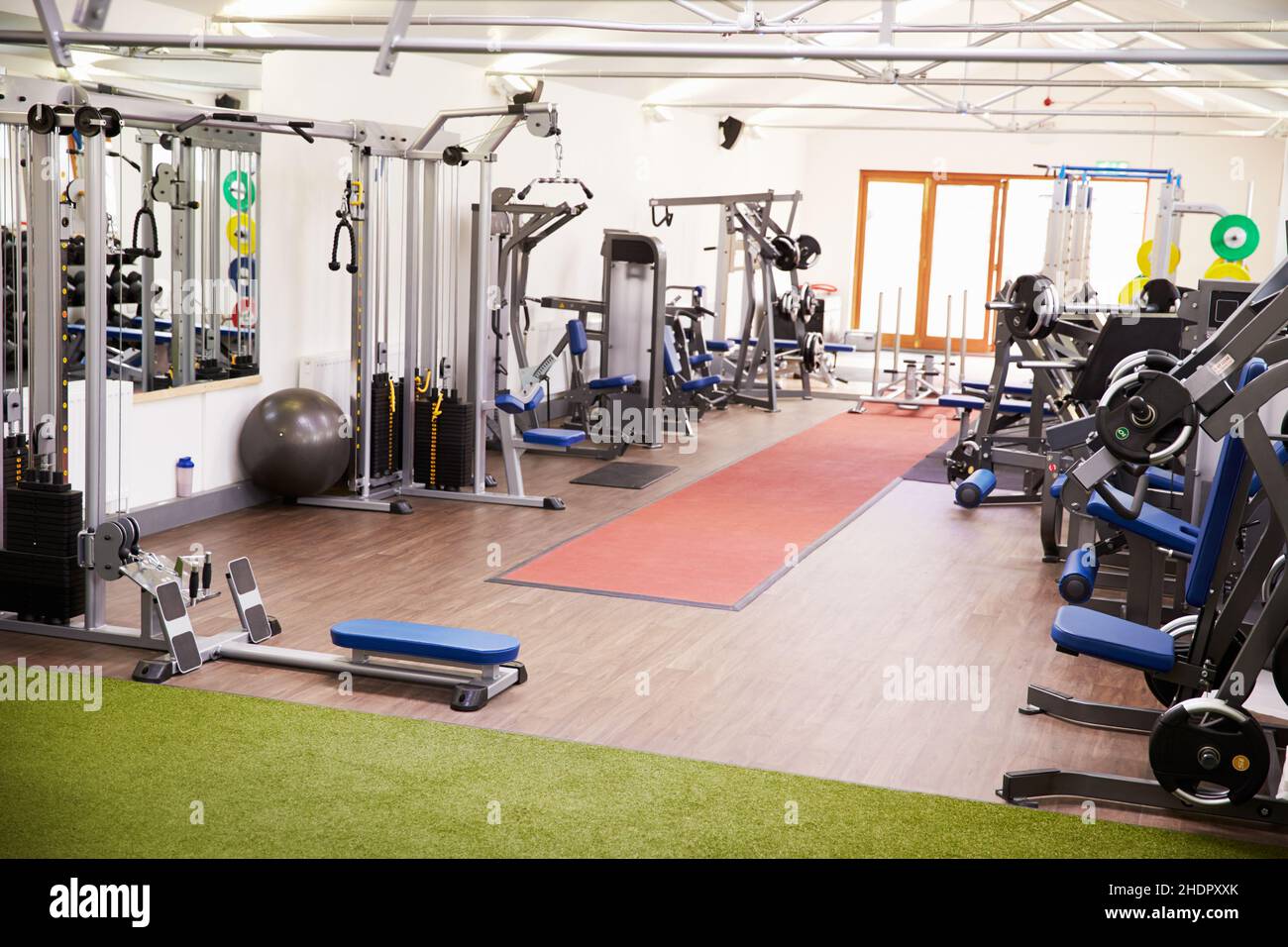 Gyms with equipments hi-res stock photography and images - Alamy