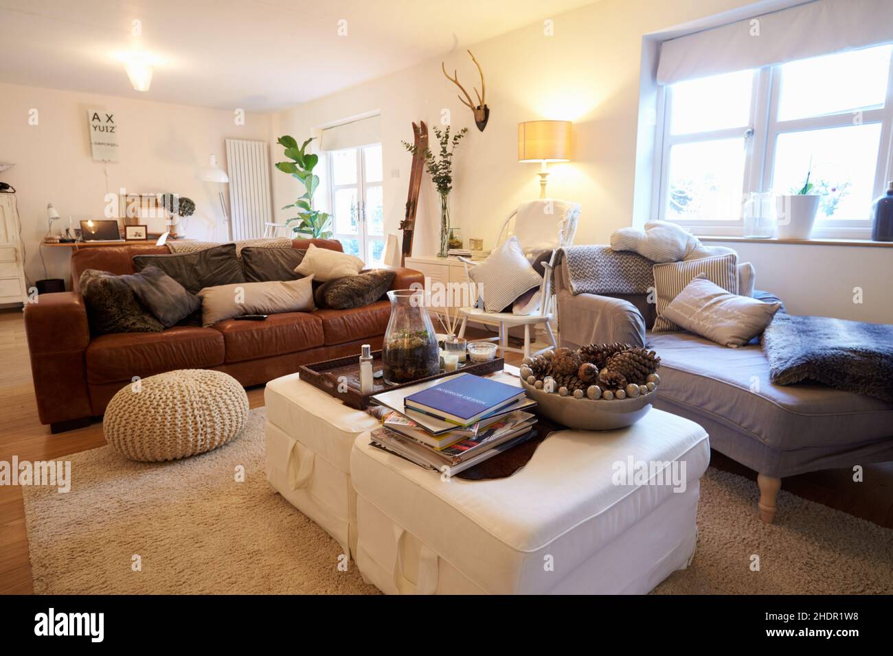 modern, sofa, living room, moderns, couch, living rooms Stock Photo Alamy