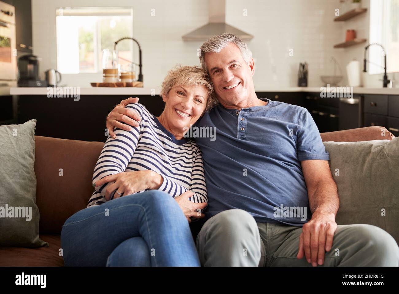 Happy couples and home hi-res stock photography and images - Alamy