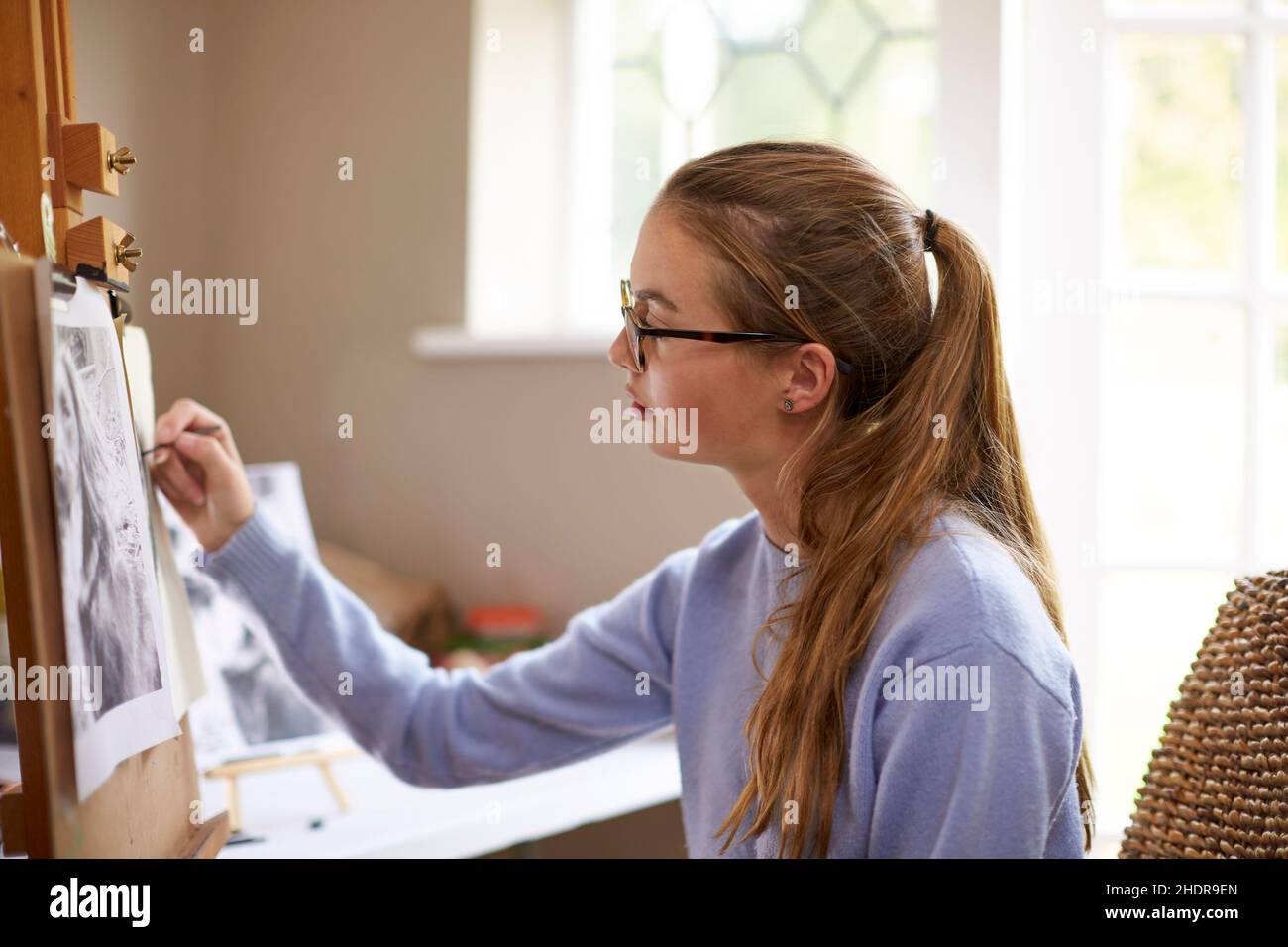 girl, drawing, easel, girls, easels Stock Photo Alamy