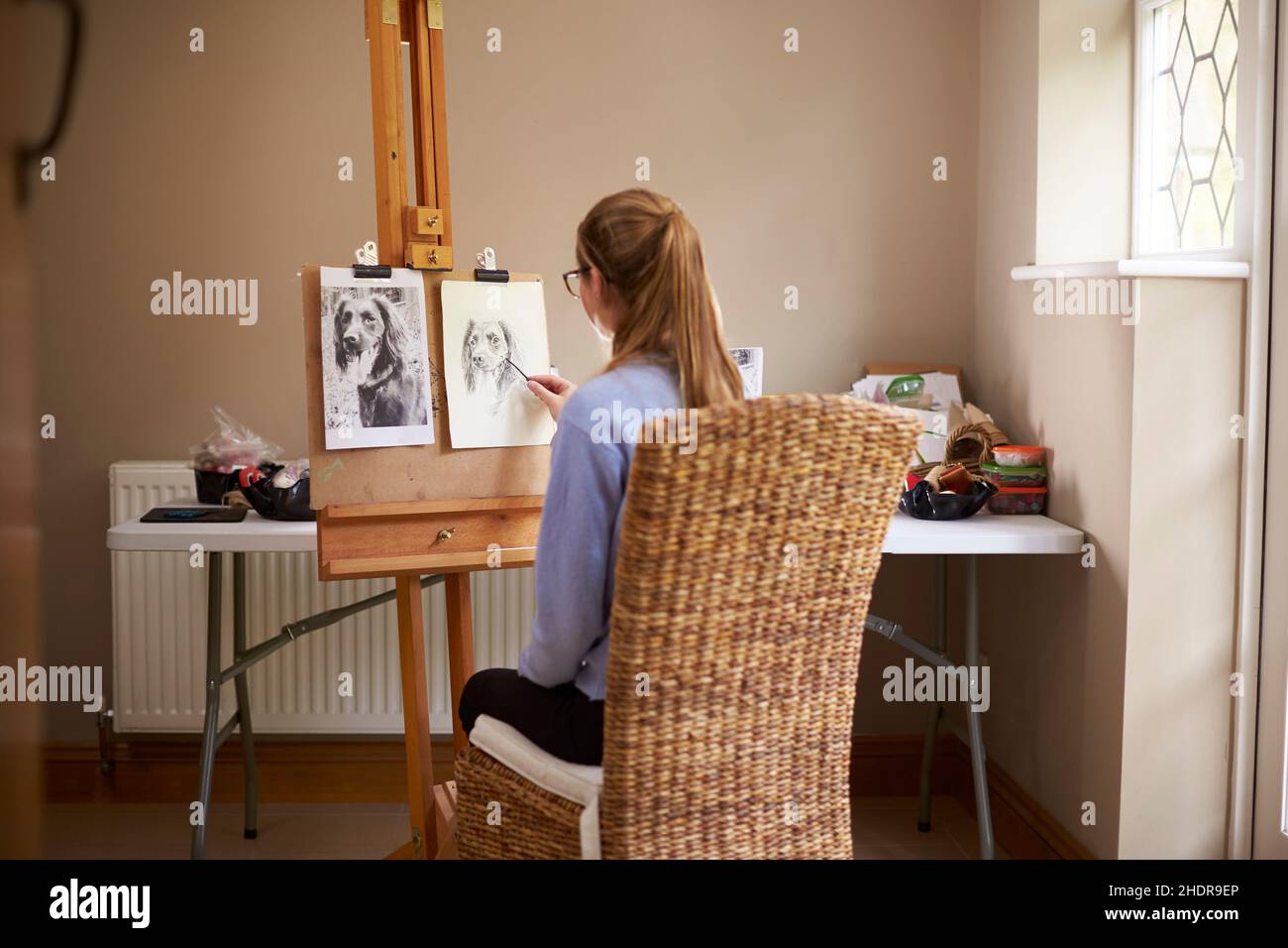 girl, drawing, easel, girls, easels Stock Photo Alamy