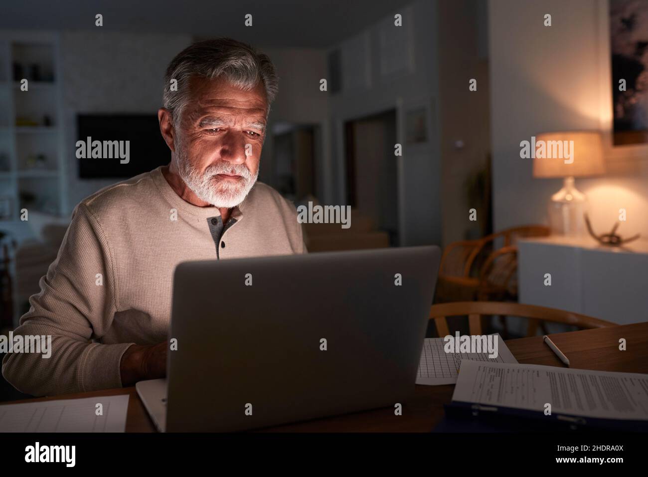 Old guy at computer hi-res stock photography and images - Alamy