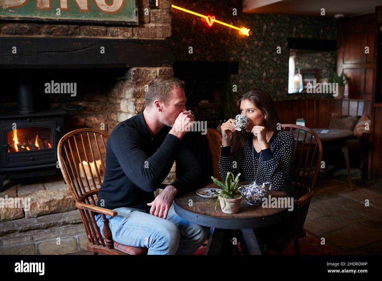 couple, comfortable, tea, bar, pairs, cosy, teas, bars Stock Photo Alamy