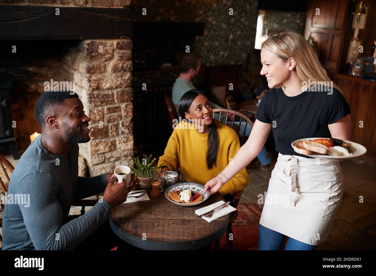 serve, service, waitress, english breakfast, serves, services, british